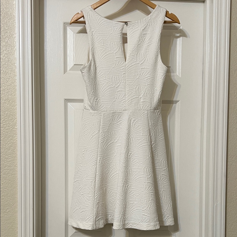 Express White Textured Mini Dress - Picture 4 of 4